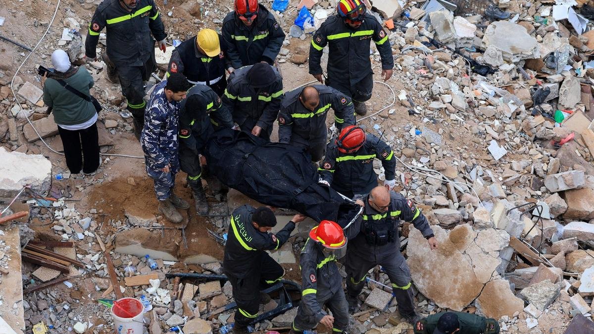 Death toll in Lebanon building collapse rises to 15