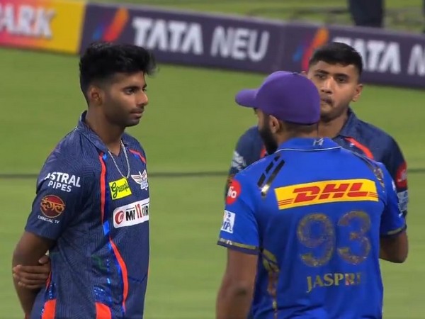 Jasprit Bumrah seen sharing valuable advice with Mayank Yadav, Yash Thakur
