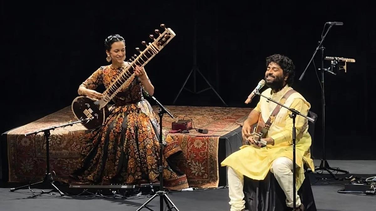 Arijit Singh’s returns in a new musical avatar at a concert in Kolkata